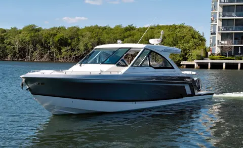 2021 Formula 380 Super Sport Crossover, photo 1 in Fort Lauderdale, FL