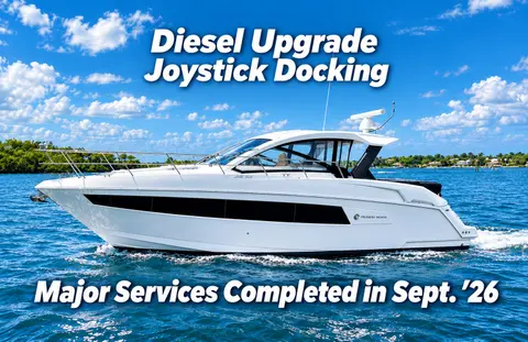 2016 Cruisers Yachts 390 Express Coupe, photo 1 in Stuart, FL