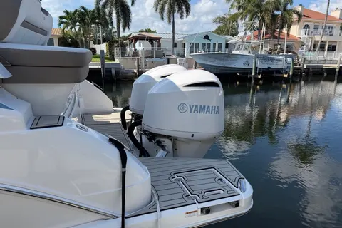 2017 Regal 33 XO, photo 1 in Tampa, FL