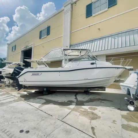 2008 Boston Whaler 285 Conquest, photo 1 in Pompano Beach, FL