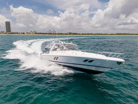2018 Intrepid 475 Sport Yacht, photo 1 in Miami, FL