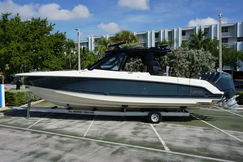 2027 Boston Whaler 380 Realm, photo 1 in Fort Lauderdale, FL