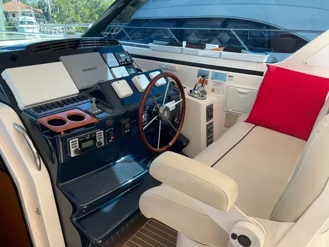 2004 Tiara Yachts 4400 Sovran, photo 1 in Port Salerno, FL