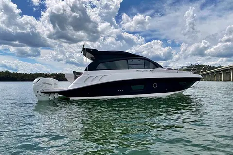 2027 Hanover 355, photo 1 in Miami, FL