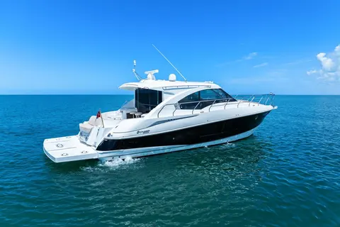 2014 Cruisers Yachts 45 Cantius, photo 1 in St Petersburg, FL