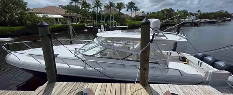 2008 Intrepid 430 Sport Yacht, photo 1 in Jupiter, FL