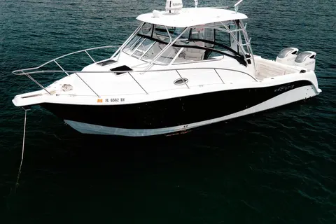 2006 Pro-Line 32 Express, photo 1 in North Miami, FL