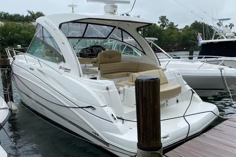 2013 Cruisers Yachts 380 Express, photo 1 in Coral Gables, FL
