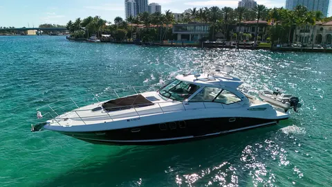 2008 Sea Ray 48 Sundancer, photo 1 in Miami Beach, FL