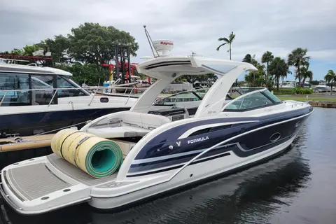 2019 Formula 350 Crossover Bowrider, photo 1 in Fort Lauderdale, FL