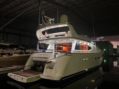2001 Maiora 20, photo 1 in Fort Lauderdale, FL