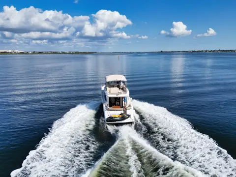 2014 Carver C40, photo 1 in Palmetto, FL