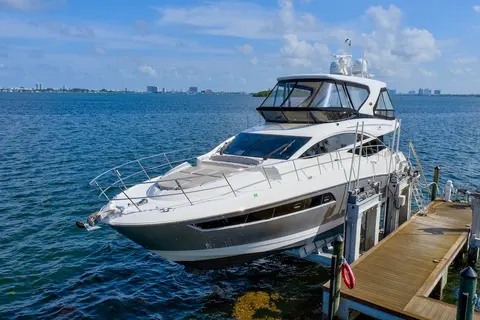 2017 Sea Ray L590 Fly, photo 1 in North Miami, FL