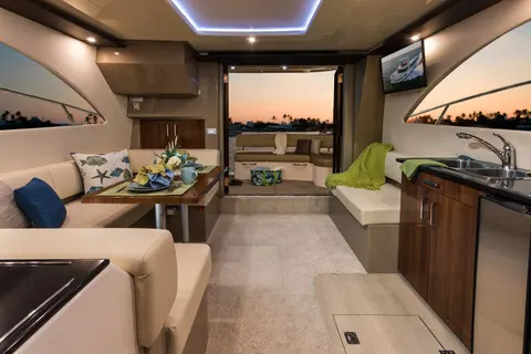 2017 Carver 40 Command Bridge, photo 1 in Palmetto, FL
