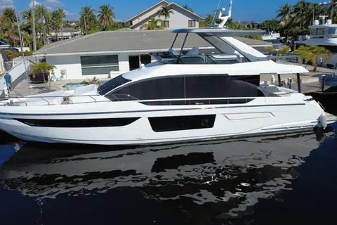 2025 Azimut Fly 68, photo 1 in Lauderdale-by-the-Sea, FL