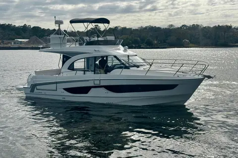 2027 Beneteau Antares 11 Fly, photo 1 in Niceville, FL
