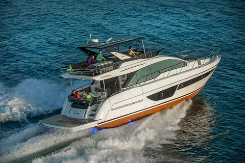 2027 Schaefer 600, photo 1 in Dania Beach, FL