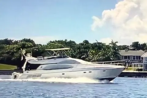 1998 Azimut 58, photo 1 in Palm City, FL