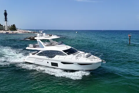 2021 Azimut Fly 60, photo 1 in Lighthouse Point, FL