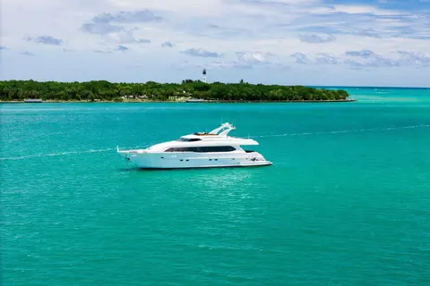 2001 Lazzara Motoryacht, photo 1 in Fort Lauderdale, FL