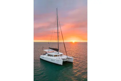 2008 Lagoon 420, photo 1 in Bradenton Beach, FL