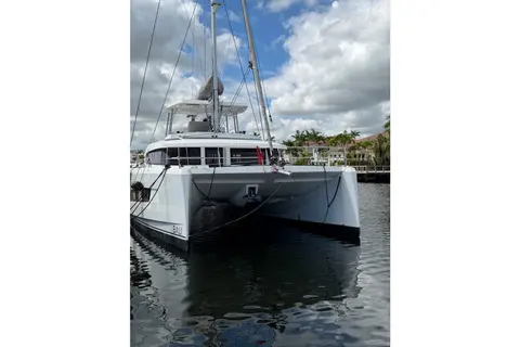 2026 Bali 5.2, photo 1 in Hollywood, FL