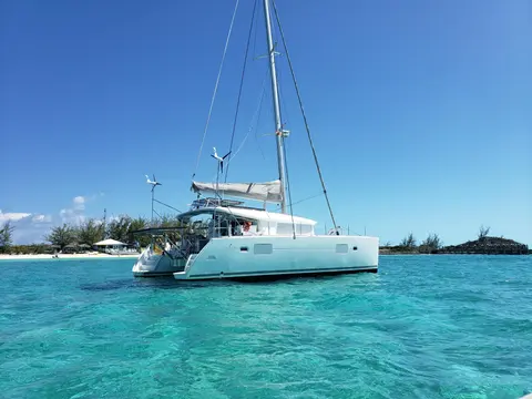 2010 Lagoon 400, photo 1 in Fort Lauderdale, FL