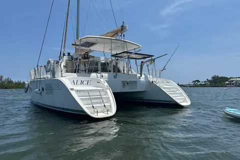2015 Lagoon 380 S2, photo 1 in Vero Beach, FL