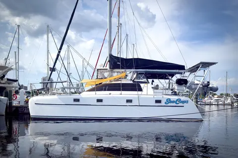 1998 Endeavour Victory 35, photo 1 in St Petersburg, FL