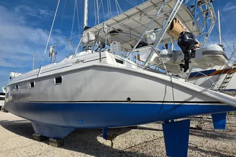 2000 Manta 42 C, photo 1 in Saint Augustine, FL