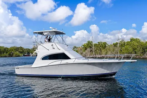2005 Luhrs 38 Convertible, photo 1 in Boca Raton, FL