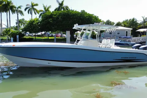2004 Hydra-Sports Vector 3300 CC, photo 1 in Miami, FL