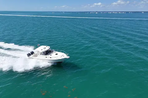 2004 Pursuit 3370 Offshore, photo 1 in Key Biscayne, FL