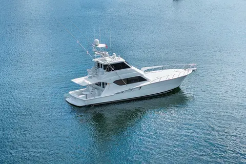 2002 Hatteras 60 Convertible, photo 1 in North Miami Beach, FL