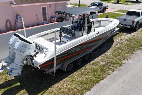2006 Wellcraft 32 CCF, photo 1 in Hialeah, FL