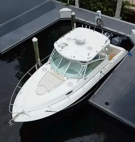 2014 Wellcraft 340 Coastal, photo 1 in Aventura, FL
