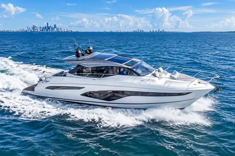2020 Princess V60, photo 1 in Miami, FL