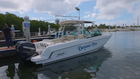 2014 Boston Whaler 270 Vantage, photo 1 in Miami, FL