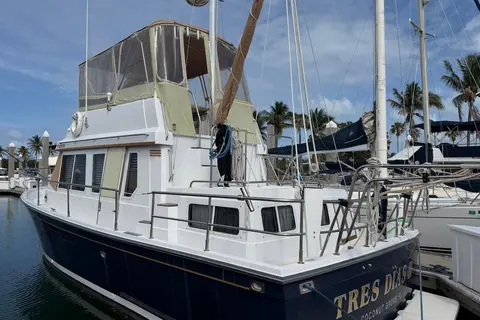 1997 Sabreline 36 Fast Trawler, photo 1 in Key Biscayne, FL