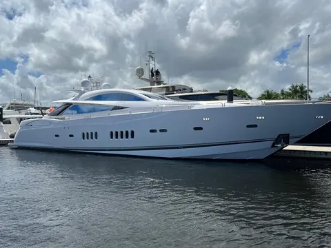 2007 Sunseeker Predator 108, photo 1 in Naples, FL