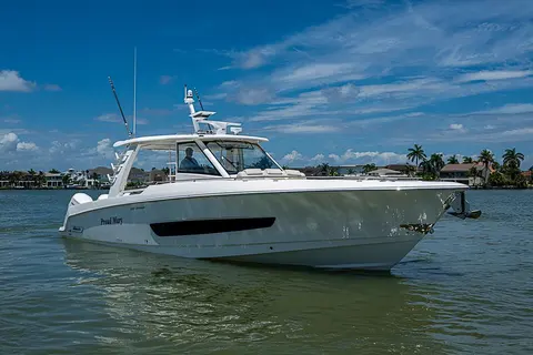 2022 Boston Whaler 420 Outrage, photo 1 in Marco Island, FL