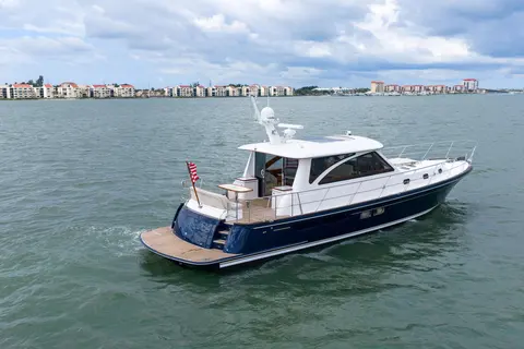 2011 Hunt Yachts 52, photo 1 in St Petersburg, FL
