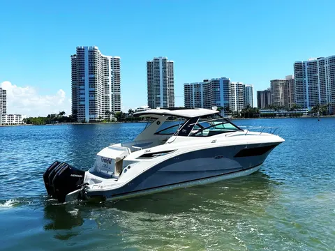 2019 Sea Ray Sundancer 320 Outboard, photo 1 in Miami, FL