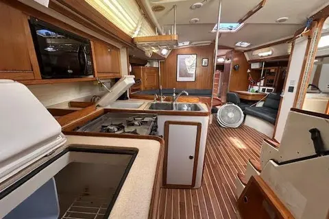 2000 Catalina 42 MkII, photo 1 in Boynton Beach, FL