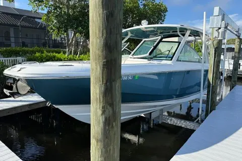 2021 Boston Whaler 320 Vantage, photo 1 in Apollo Beach, FL