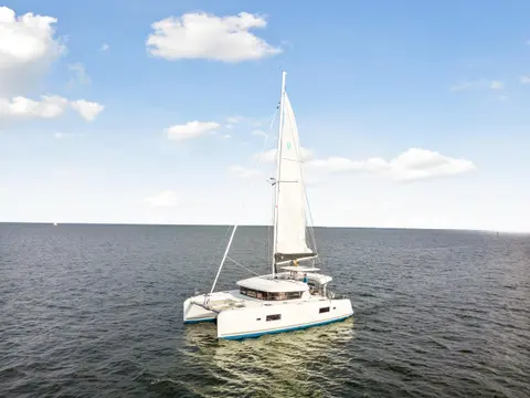 2018 Lagoon 42, photo 1 in Cape Coral, FL