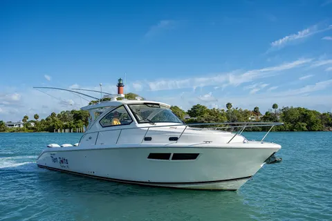 2020 Pursuit OS 355 Offshore, photo 1 in Jupiter, FL
