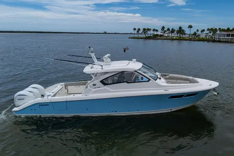 2023 Pursuit DC 365 Dual Console, photo 1 in Englewood, FL