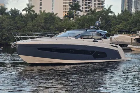 2021 Azimut Atlantis 45, photo 1 in Aventura, FL