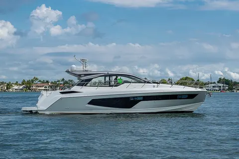 2019 Azimut Atlantis 51, photo 1 in Fort Lauderdale, FL